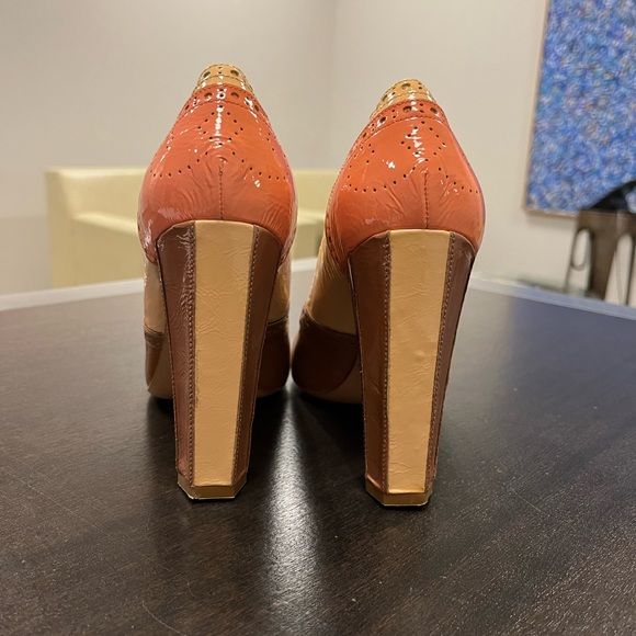 EUC Miu Miu Patent Leather Heels Sz 37 - Picture 4 of 7